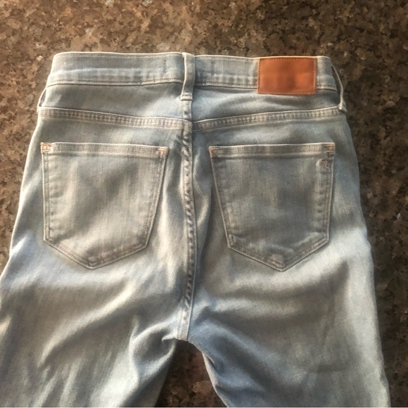 MADEWELL 9” High-Rise Skinny Crop Jean, Button Front Edition w/ Fringed … - Picture 8 of 13